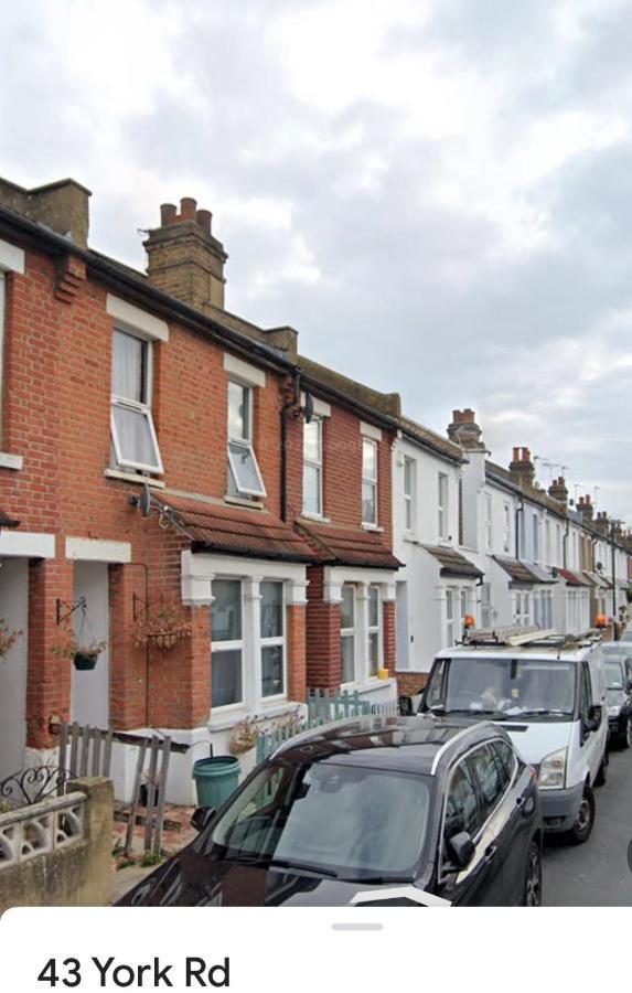 Stunning Twickenham Rugby Studio Flat Τέντινγκτον Εξωτερικό φωτογραφία
